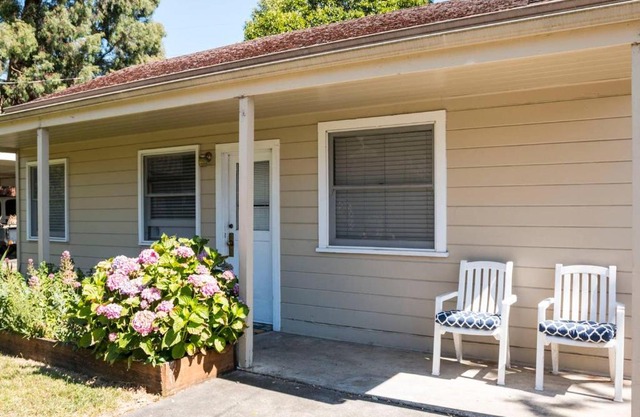 West End Neighborhood Cottage