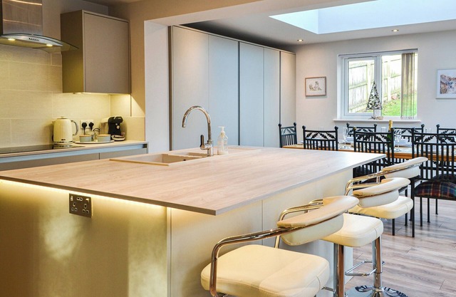 What a great house for a family celebration.