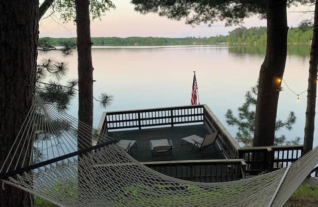 Whispering Pines-HOT TUB-SAUNA-GOLF-FISH-SWIM