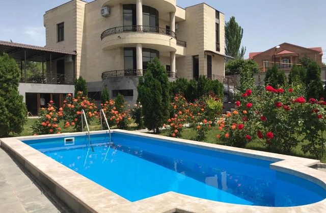 White Luxury Villa With Swimming Pool In City Center
