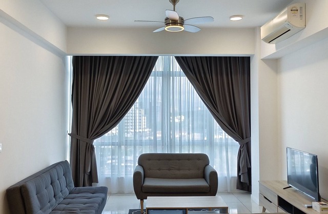 Whitehouse at Sutera Avenue