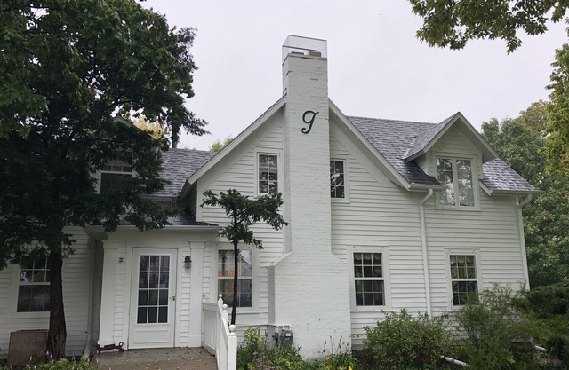 Whiterock Conservancy - Elizabeth's Loft in the Historic Garst Farmhouse