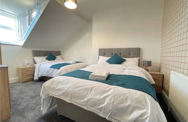 Whitley Road Professional let