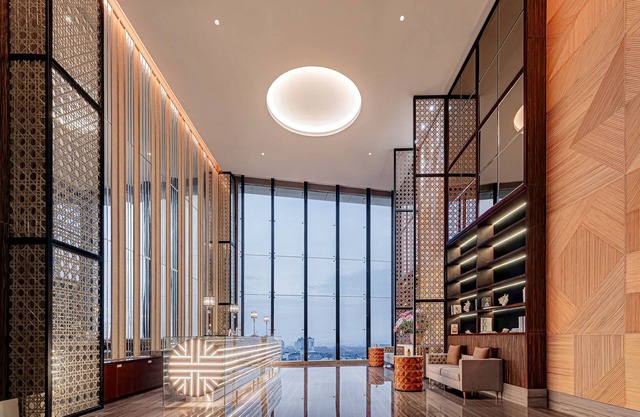 Whiz Luxe Hotel Spazio Surabaya