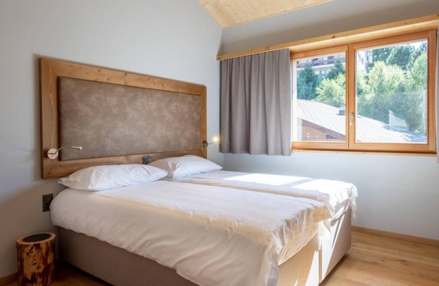 Wifi, ski-in/ski-out & foot of the slopes, sauna, hammam, tv, ski locker, 72m², Vercorin