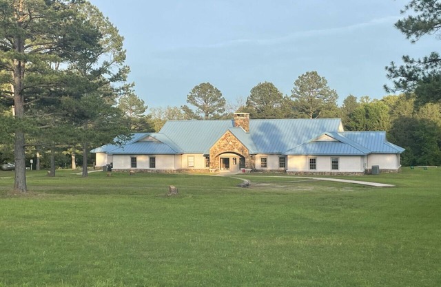 Wilderness Lodge inside private 240 acre Ozark Foothills Paradise