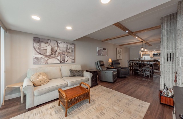 Will O' The Wisp 107B: Lakefront One Bedroom Condo.