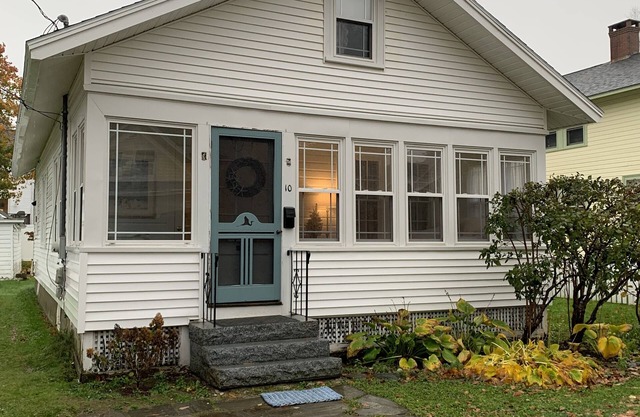 Winter Rental Only - Charming Sears & Roebuck Bungalow Cottage