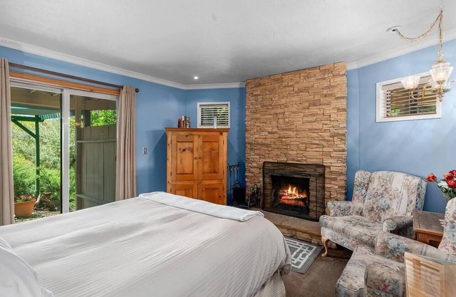 Winter Room @ Eaglenest Inn w/Pool & SPA