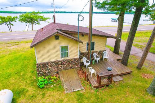 Wisconsin Lakeside Cottage with Deck, Views