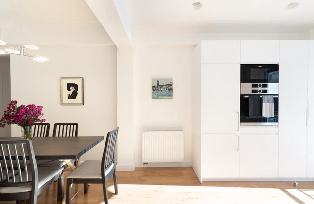 Wonderful Central Athens 2 Bedroom 2 Bath Sleeps 8