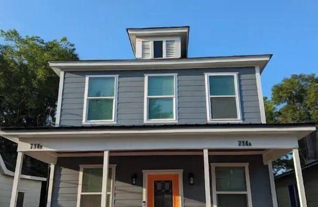 Wonderful Downtown Cottage - Big Backyard - Pet Friendly!