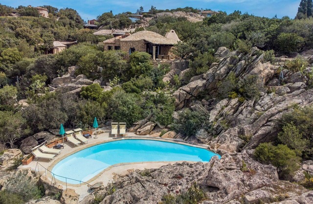 Wonderful private villa with A/C, WIFI, private pool, TV, terrace, pets allowed and parking