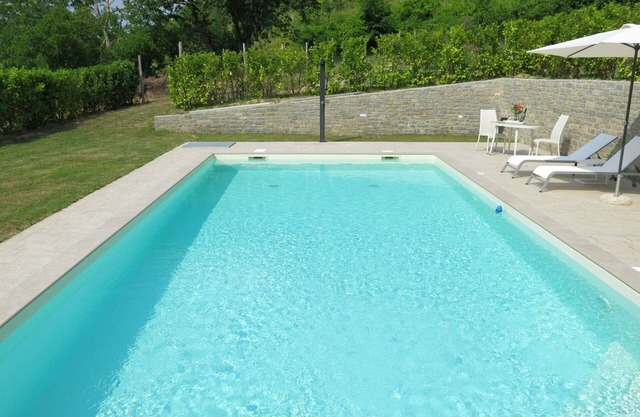 Wonderful private villa for 8 people with private pool, WIFI, TV, patio, pets allowed and parking
