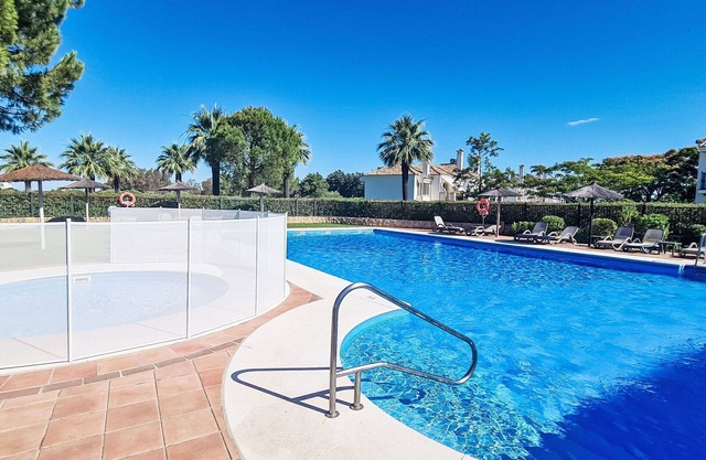 Wonderful villa for 4 guests with WIFI, A/C, pool, TV and terrace