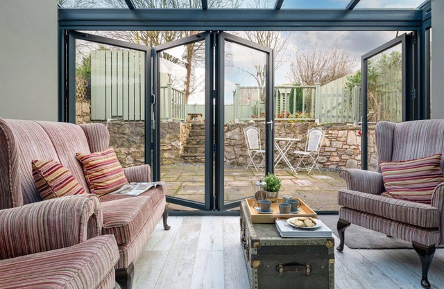 Wonderful villa for 6 guests with WIFI, TV, pets allowed and parking