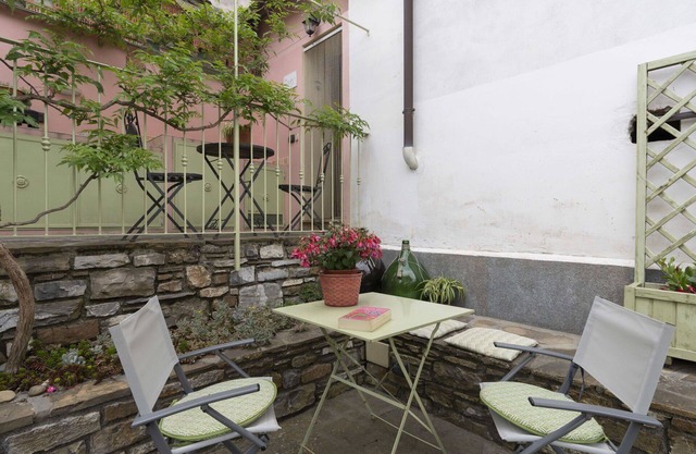 Wonderful villa for 4 people with WIFI, TV, balcony, pets allowed and parking