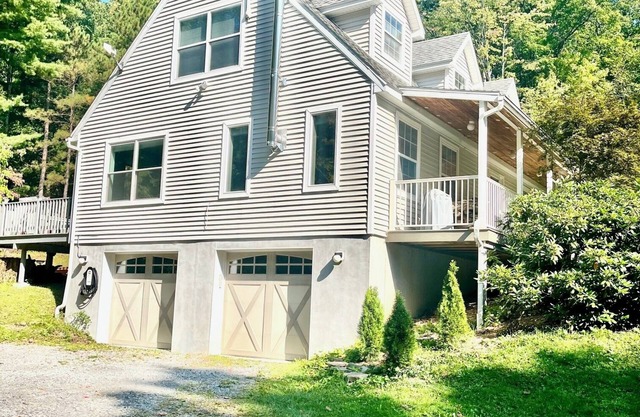 Wooded Retreat on 5 acres close to Cornell & Ithaca College