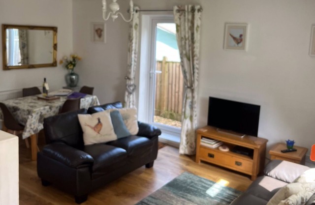 Woodhouse Holiday Cottages, Oak Cottage