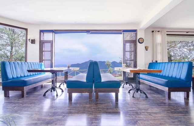 WoodSmoke resort & Spa