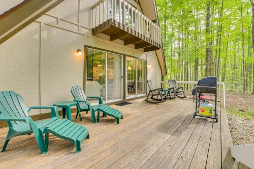 Woodsy A-Frame Cabin with Lakes of the North Access