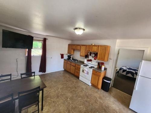 WP2 Pet Friendly Keweenaw Apt w EV Charger Onsite