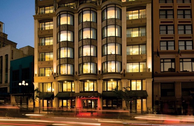 Wyndham Harbour Lights Studio Deluxe – A Chic Urban Retreat!