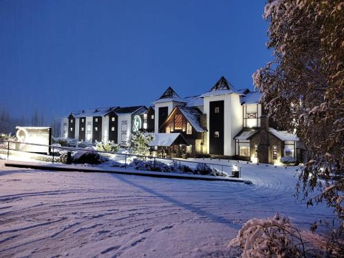 Xelena Hotel & Suites