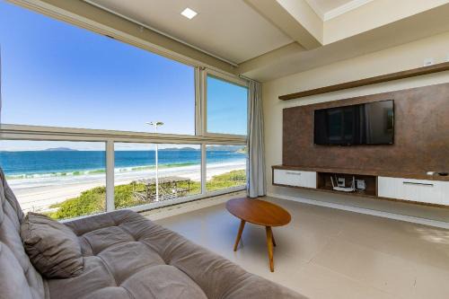 Yasmin 201 – Lindo Apartamento com Vista Panorâmica para o Mar em Quatro Ilhas, com Roupa de Cama e Toalhas Inclusas.