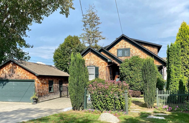 Year-Round Home in GLP with Heated Pool & Water Views