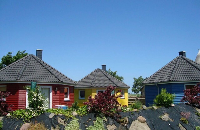 Yellow - Peter's Modern Retreat