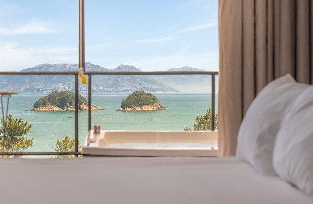 Yeosu Milagro Ocean View Spa Pension