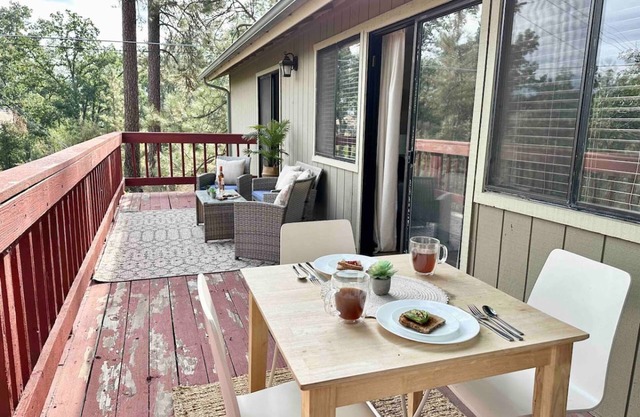 Yosemite Adventure Great Location Condo by Casaoso