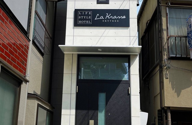 You can see the Sky Tree from the window - La Krasse Skytree/Sumida-ku Tokyo