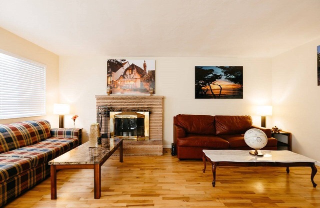 You will love the views of the ocean & location 7 min beach and 15 min Carmel