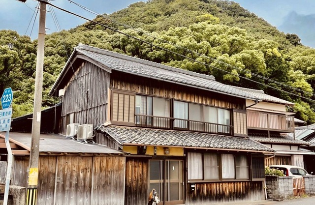 Your home, Kawakaze, located on the riverside, an old private house where you can feel the wind of the river.