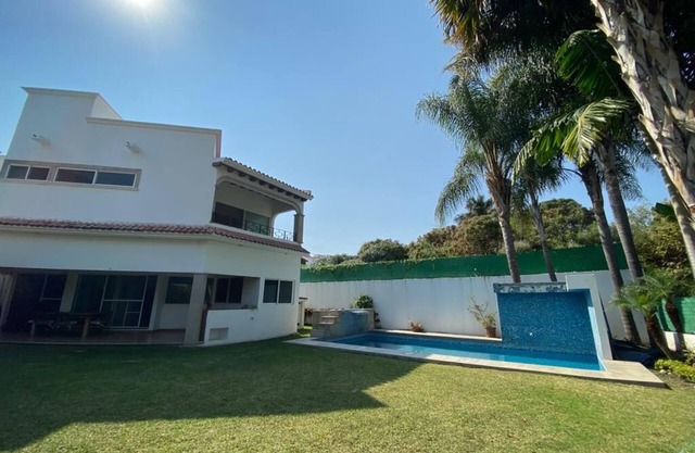 Your house with volcanoes views, your best optionn