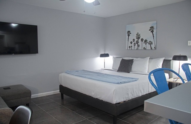 Your Montrose Studios! Sleeps 36/18BR/18BA/18PA