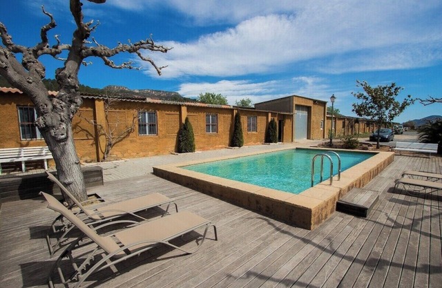 Your own private estate just 20km from Salou!