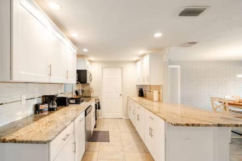 Your Sunny Sarasota Retreat 2