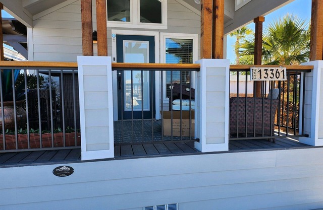 Yuma Foothills, close to riding, biking,hiking. Quiet neighborhood.