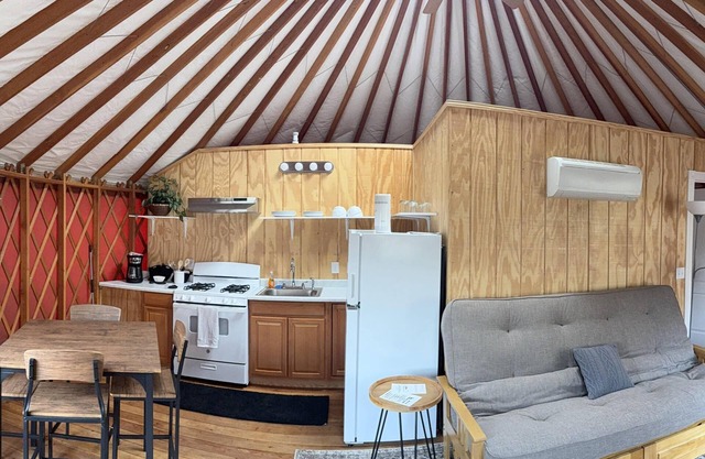 Yurt - Camping Yurt with Kitchen