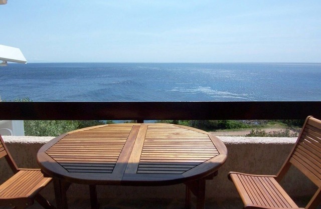 YVETTE MINI-VILLA - FACING THE SEA- 3*