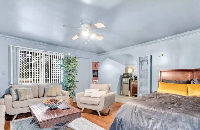 Zen Influenced Cottage in DT Loomis with Complimentary Wine!