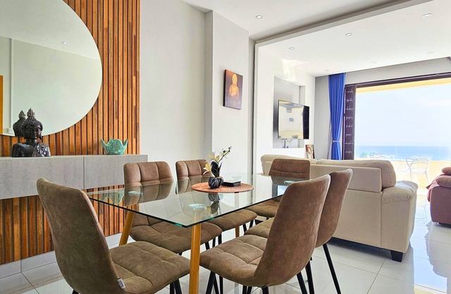 Zen Retreat with Stunning Sea Views and Sunsets, plus Common Pool and Gym Access