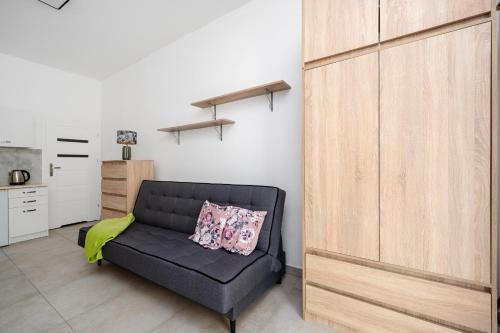 Lodz Apartment | Łódź Urban Serenity Studio #11 by BookingHost