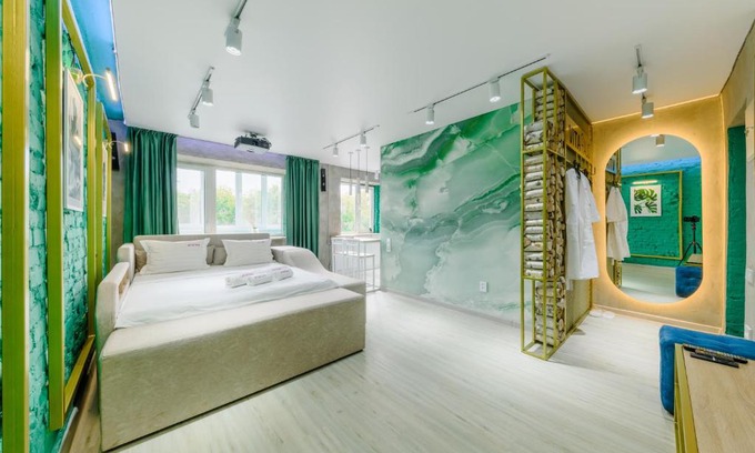 Petropavlovsk Apartment | Квартира-студия c домашним кинотеатром Ocean