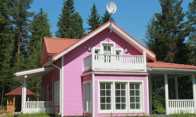 Enonkoski House | Коттедж в Финляндии, Enonkoski (розовый)
