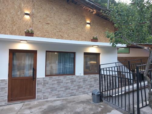 Devin House | Къща за гости НА СЕЛО