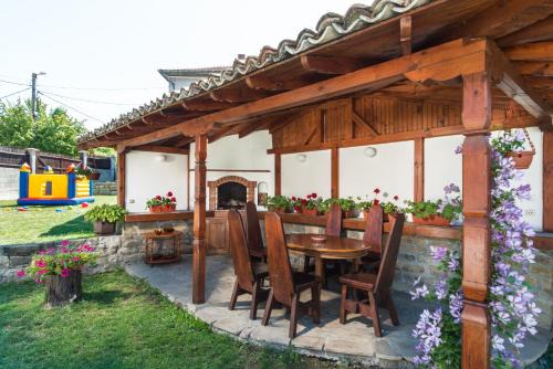 Elena House | Къща за гости Роден край